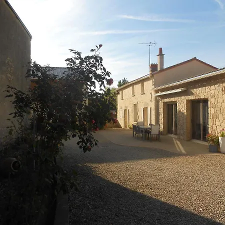 Holiday home Charmante Maison A La Campagne Taize